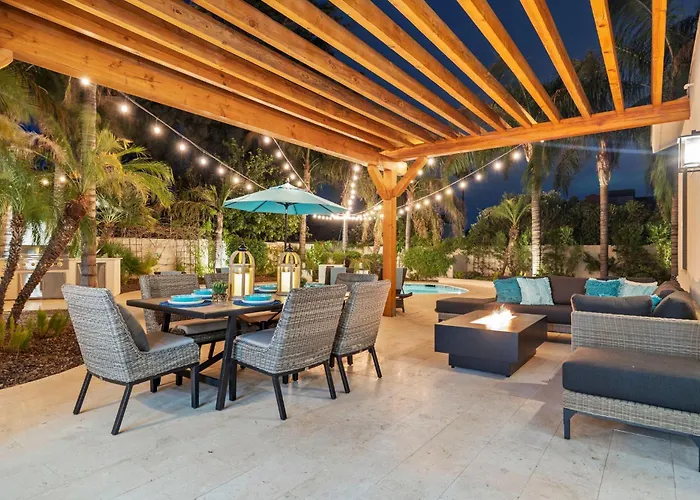 Elegant Renovated W Backyard Misters & Pool *