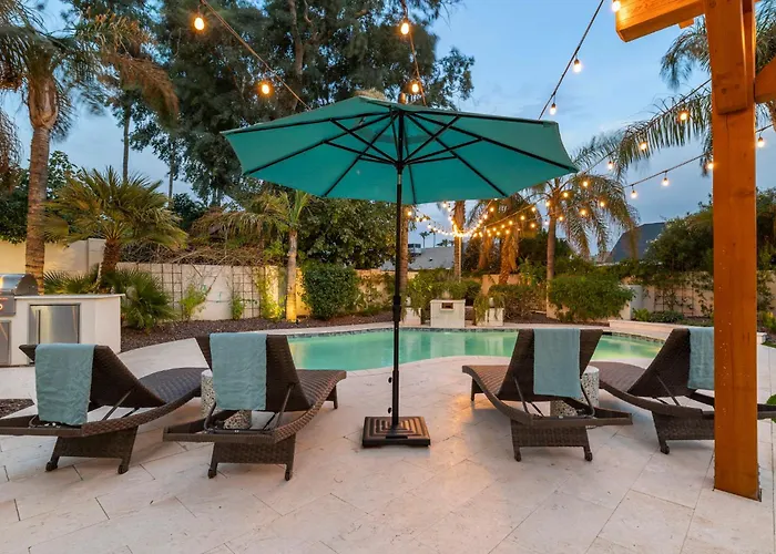 Elegant Renovated W Backyard Misters & Pool Holiday home Phoenix