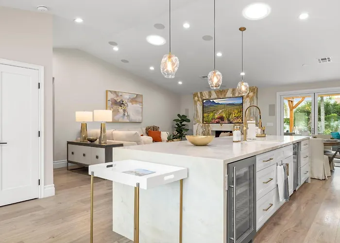 Elegant Renovated W Backyard Misters & Pool *