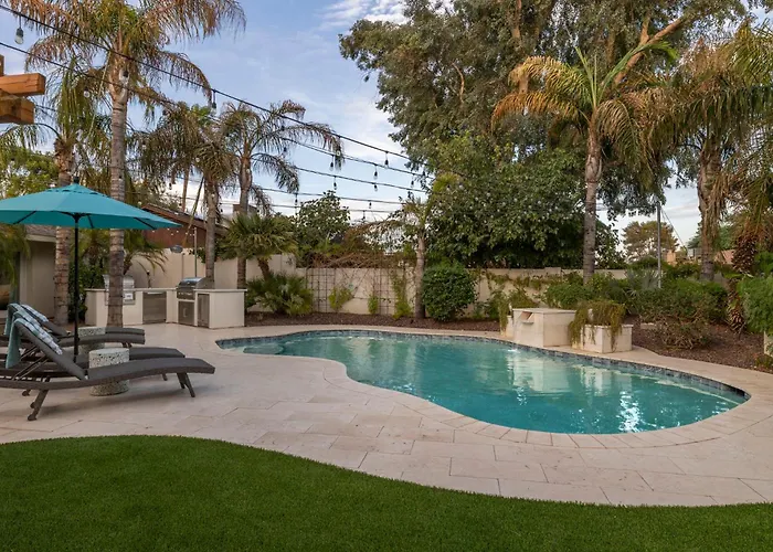 Elegant Renovated W Backyard Misters & Pool